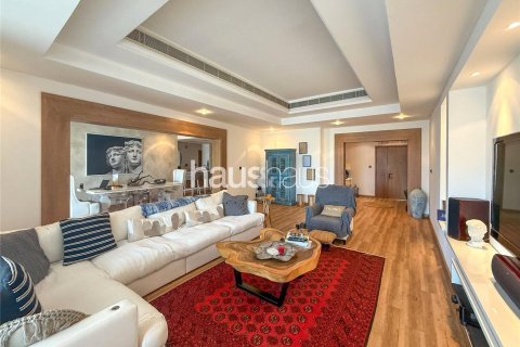 Купить квартиру в Дубай Инвестмент Парке, Дубай: 3 спальни, 417м², № 44148 - фото 2