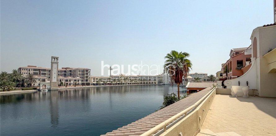 Apartamento en Dubai Investment Park, Dubai, 3 dormitorios, 417 m², № 44148