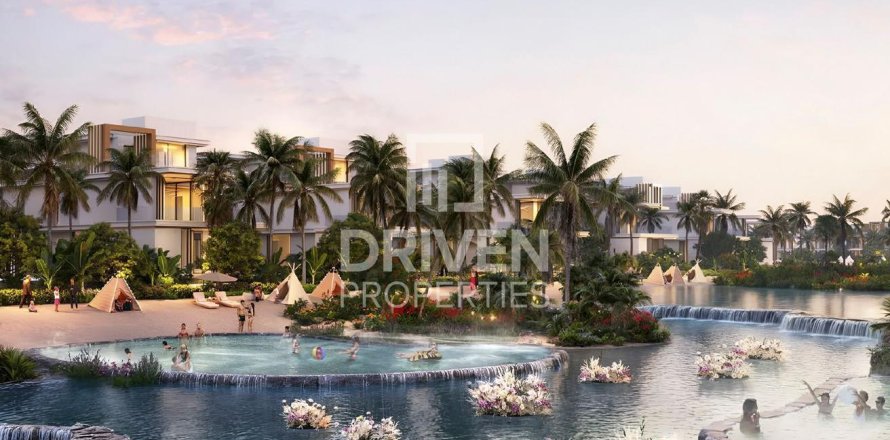 Townhouse in Dubai 5 bedrooms, 219.62 sq.m. № 125238