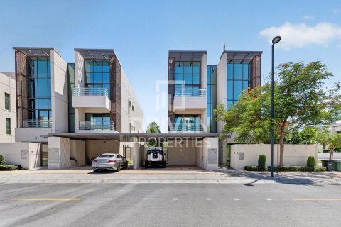Купить виллу в Meydan, Дубай: 6 спален, 512.55м², № 125233 - фото 24