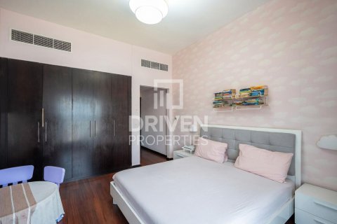 Apartment in Jumeirah Lake Towers, Dubai 2 bedrooms, 154.03 sq.m. № 125239 - photo 6