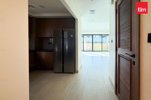 Townhouse in Dubai 5 bedrooms, 219.6 sq.m. № 119162 - photo 12