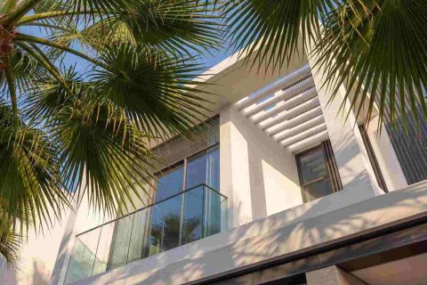 Villa in Dubai Land, Dubai 4 bedrooms, 319 sq.m. № 103409 - photo 14