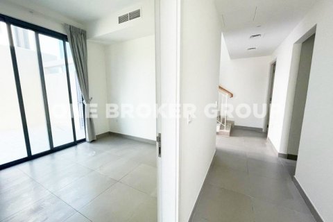 Villa en Dubai Hills Estate, Dubai, 4 dormitorios, 290.4 m², № 716 - foto 4