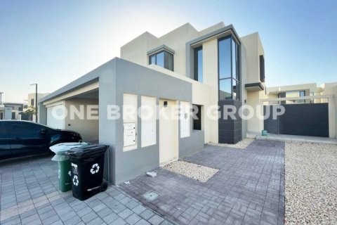 Villa en Dubai Hills Estate, Dubai, 4 dormitorios, 290.4 m², № 716 - foto 2