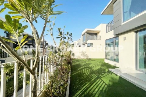 Villa en Dubai Hills Estate, Dubai, 4 dormitorios, 290.4 m², № 716 - foto 21