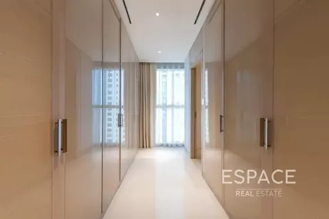 Apartment in Jumeirah Beach Residence, Dubai 3 bedrooms, 223 sq.m. № 61649 - photo 4