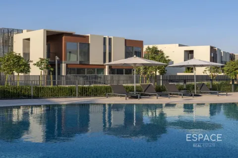 Maison de ville à Dubai Land, Dubai, 3 chambres, 208 m², № 61647 - photo 1