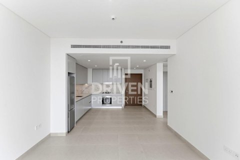 Apartment in EMAAR Beachfront, Dubai Harbour, Dubai 1 bedroom, 73.67 sq.m. № 128707 - photo 4