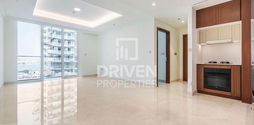 Apartment in EMAAR Beachfront, Dubai Harbour, Dubai 1 bedroom, 67.45 sq.m. № 128706