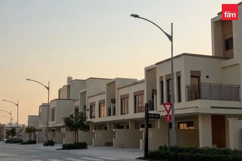 Townhouse in Dubai 4 bedrooms, 143.5 sq.m. № 118273 - photo 2
