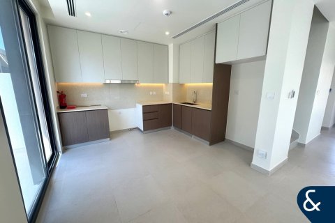 Снять в аренду виллу в EMAAR South, Dubai South (Dubai World Central), Дубай: 4 спальни, 231м², № 79046 - фото 3