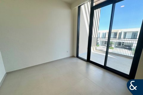 Снять в аренду виллу в EMAAR South, Dubai South (Dubai World Central), Дубай: 4 спальни, 231м², № 79046 - фото 11