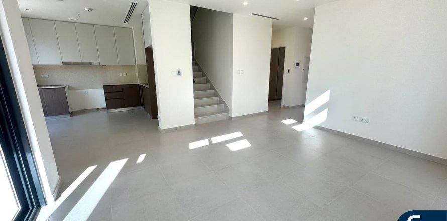 Вилла в EMAAR South, Dubai South (Dubai World Central), Дубай, 4 спальни, 231м², № 79046