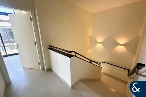 Снять в аренду виллу в EMAAR South, Dubai South (Dubai World Central), Дубай: 4 спальни, 231м², № 79046 - фото 6