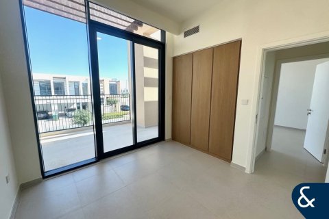 Снять в аренду виллу в EMAAR South, Dubai South (Dubai World Central), Дубай: 4 спальни, 231м², № 79046 - фото 12