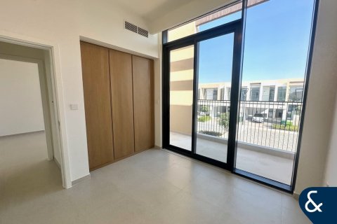 Снять в аренду виллу в EMAAR South, Dubai South (Dubai World Central), Дубай: 4 спальни, 231м², № 79046 - фото 15