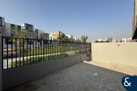 Снять в аренду таунхаус в Мудоне, Дубай: 3 спальни, 168м², № 79050 - фото 20
