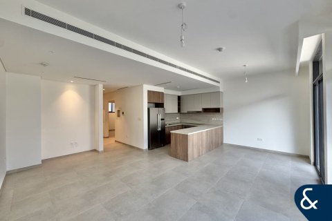 Снять в аренду виллу в Мудоне, Дубай: 3 спальни, 206м², № 79051 - фото 2