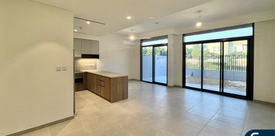 Вилла в Мудоне, Дубай, 3 спальни, 206м², № 79051