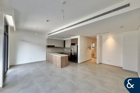 Снять в аренду виллу в Мудоне, Дубай: 3 спальни, 206м², № 79049 - фото 3