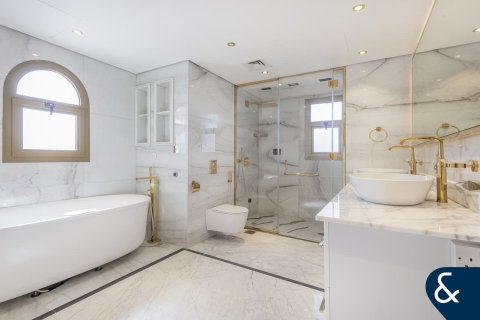 Villa in Jumeirah Islands, Dubai 4 bedrooms, 1026 sq.m. № 79048 - photo 10