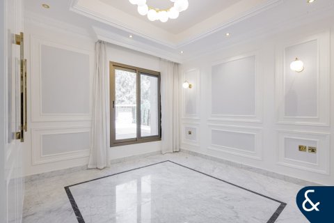 Villa in Jumeirah Islands, Dubai 4 bedrooms, 1026 sq.m. № 79048 - photo 7