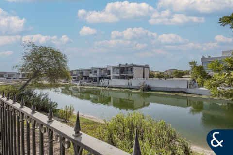 Villa in Jumeirah Islands, Dubai 4 bedrooms, 1026 sq.m. № 79048 - photo 12