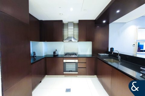 Снять в аренду квартиру в Даунтаун Дубай (Даунтаун Бурдж Дубай), Дубай: 2 спальни, 123м², № 79045 - фото 3