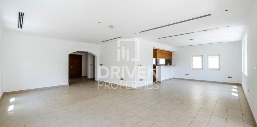 Вилла в Jumeirah Park, Дубай, 3 спальни, 557м², № 20514