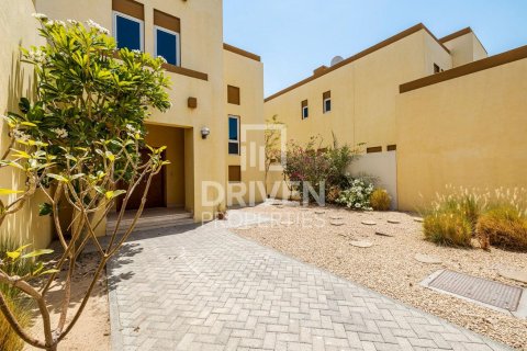 Снять в аренду виллу в Jumeirah Park, Дубай: 3 спальни, 557м², № 20514 - фото 21