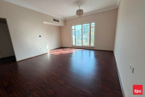 Villa in Dubai Sports City, Dubai 640.4 sq.m. № 113599 - photo 2