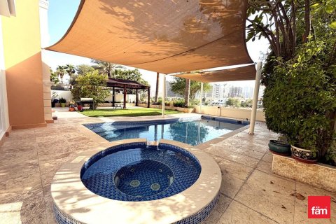 Villa in Dubai Sports City, Dubai 640.4 sq.m. № 113599 - photo 18