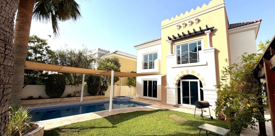 Villa in Dubai Sports City, Dubai studio, 640.4 sq.m. № 113599