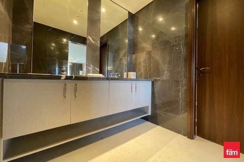 Apartment in Dubai Media City, Dubai 4 bedrooms, 447.1 sq.m. № 49544 - photo 30
