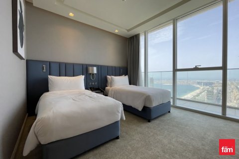 Apartment in Dubai Media City, Dubai 4 bedrooms, 447.1 sq.m. № 49544 - photo 23