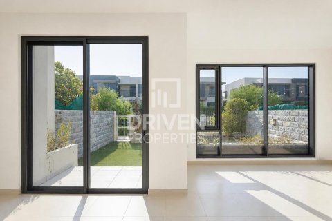 Townhouse in Maple at Dubai Hills Estate, Dubai Hills Estate, Dubai 4 bedrooms, 201.32 sq.m. № 128809 - photo 3