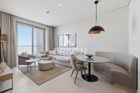 Apartment in Vida Residences Dubai Mall, Downtown Dubai (Downtown Burj Dubai), Dubai 2 bedrooms, 111.2 sq.m. № 128807 - photo 5