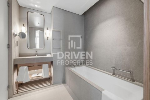 Apartment in Vida Residences Dubai Mall, Downtown Dubai (Downtown Burj Dubai), Dubai 2 bedrooms, 111.2 sq.m. № 128807 - photo 16