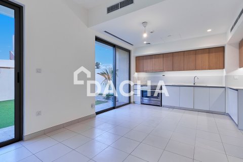 Villa in EMAAR South, Dubai South (Dubai World Central), Dubai 4 bedrooms, 237 sq.m. № 105789 - photo 3