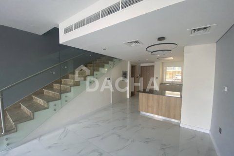 Townhouse in Dubai Land, Dubai 2 bedrooms, 124 sq.m. № 105785 - photo 20