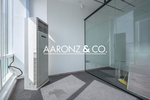 Снять в аренду офис в Бизнес-Бэе, Дубай: 60м², № 93013 - фото 7