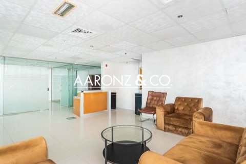 Снять в аренду офис в Бизнес-Бэе, Дубай: 79м², № 93015 - фото 5