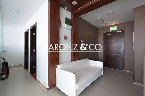 Снять в аренду офис в Бизнес-Бэе, Дубай: 89м², № 93014 - фото 7