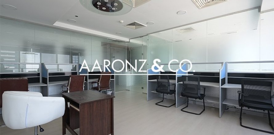 Офис в Бизнес-Бэе, Дубай, 89м², № 93014