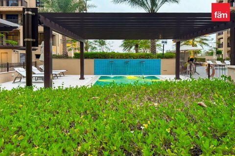 Apartment in Umm Suqeim, Dubai 1 bedroom, 79.7 sq.m. № 109214 - photo 4