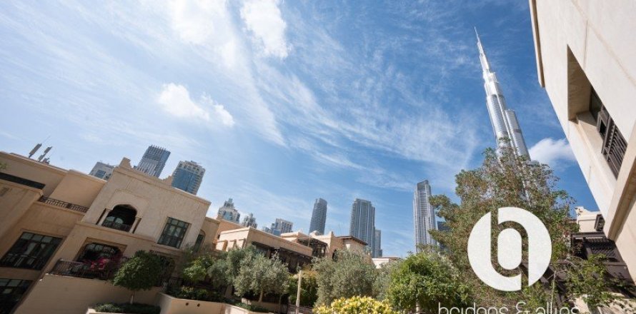 Apartment in Old Town, Dubai 2 bedrooms, 179 sq.m. № 98117