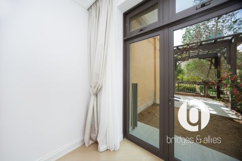 Apartment in Old Town, Dubai 2 bedrooms, 179 sq.m. № 98117 - photo 16