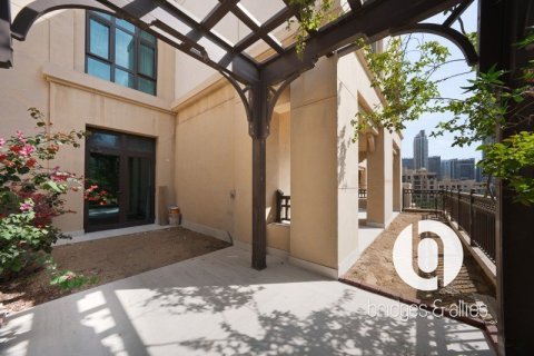 Apartment in Old Town, Dubai 2 bedrooms, 179 sq.m. № 98117 - photo 11