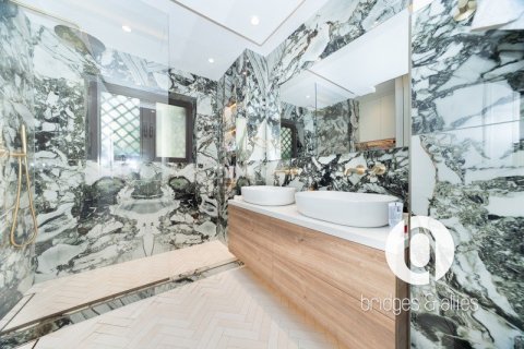 Apartment in Old Town, Dubai 2 bedrooms, 179 sq.m. № 98117 - photo 3